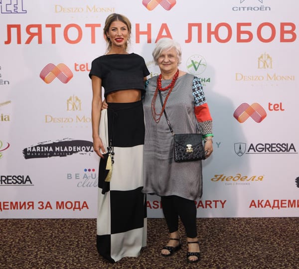 12 ЗЛАТНИ ИГЛИ ПОКАЗАХА СВОИТЕ МОДНИ ПРЕДЛОЖЕНИЯ  ЗА „ЛЯТОТО НА ЛЮБОВТА“